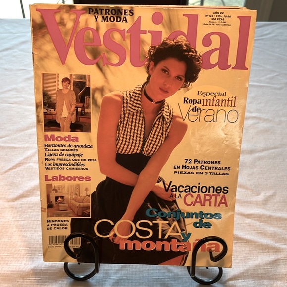 VESTIDAL FASHION MAGAZINES SET OF 3 - Picture 7 of 16